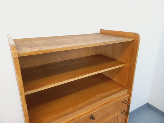 Image 1 of Vintage eikenhouten boekenkast uit de jaren 60 met bijzettafel