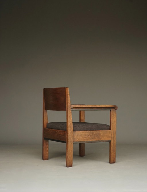 Lage art-deco fauteuil van Hendrik Fels voor L.O.V. Oosterbeek, jaren 1930.