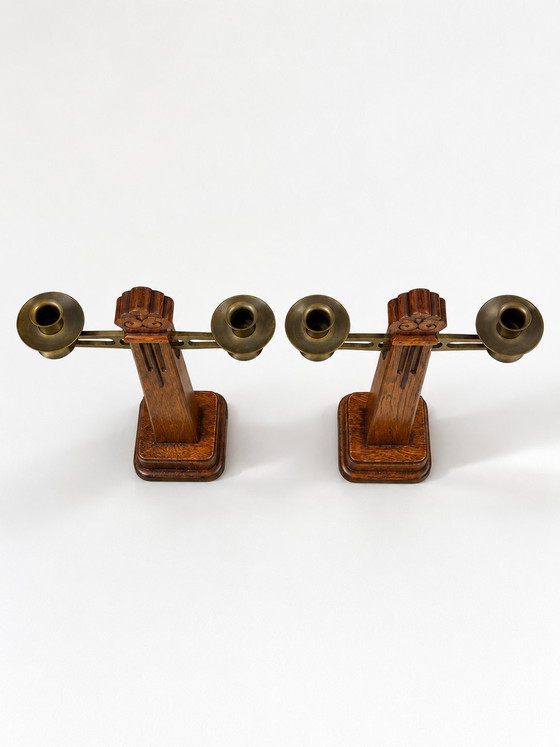 Image 1 of Art Deco Amsterdamse School eikenhouten kandelaars uit 1925 - Zeldzame jubileumset