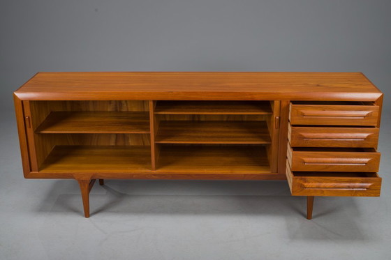 Image 1 of Buffet en teck par Ib Kofod-Larsen pour Faarup Møbelfabrik, 1960s