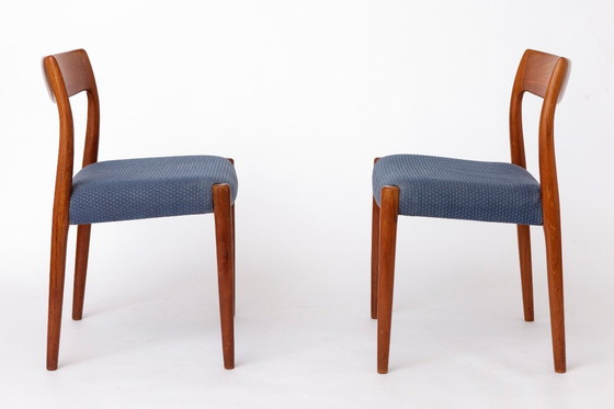 Image 1 of Par de sillas de comedor de teca Niels Møller modelo 77, danesas, de mediados de siglo, años 50.