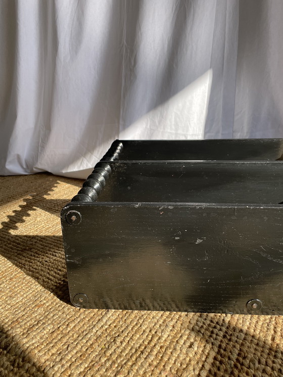 Image 1 of Vintage gedraaide houten volkskunst spoelhouder