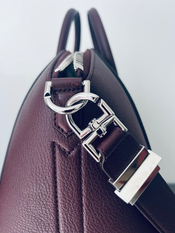 Image 1 of Givenchy Antigona M NEUF, coloris Oxblood/Bordeaux