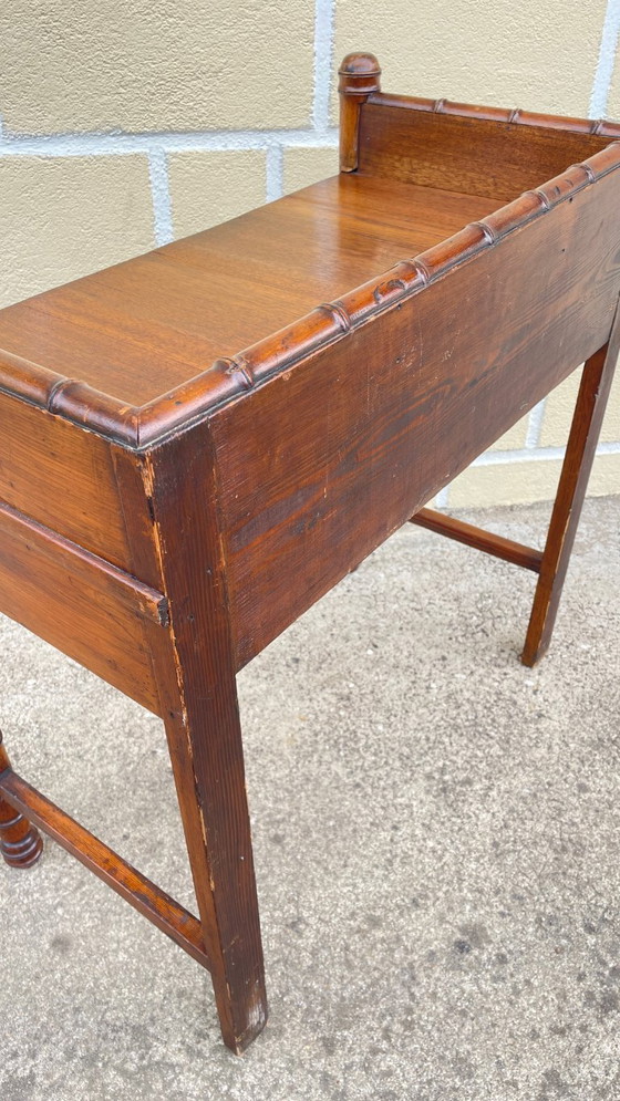 Consolebureau uit de jaren 1900, ook wel bekend als bamboe bureau. – Wood (photo 21 of 30)