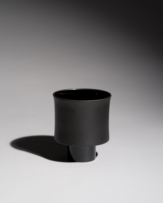 Image 1 of Tapio Wirkkala Porcelaine Noire Vase Duo Rosenthal MCM Chic Minimalist & Iconic