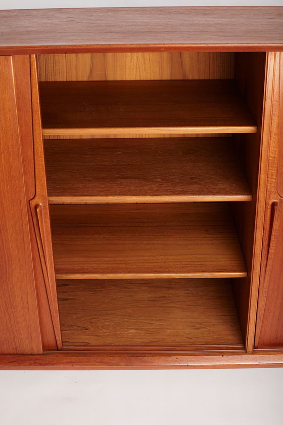 Image 1 of Modèle 19 Highboard Conçu par Gunni Omann pour Omann Jun Møbelfabrik, Danemark Années 1960