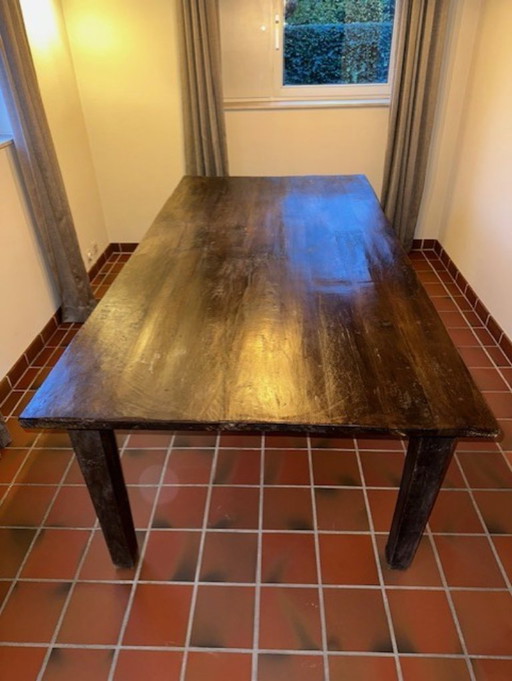 Koloniale tafel voor 8 personen (10 indien 2 op kop)