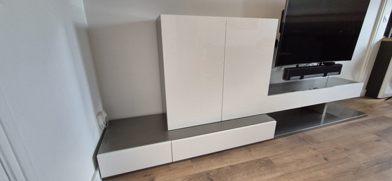 Image 1 of Roche Bobois TV-Möbel, weiß und champagnerfarben lackiert