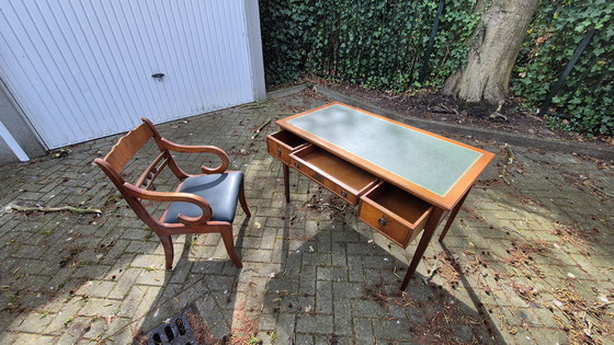 Image 1 of Escritorio de estilo Luis XVI francés