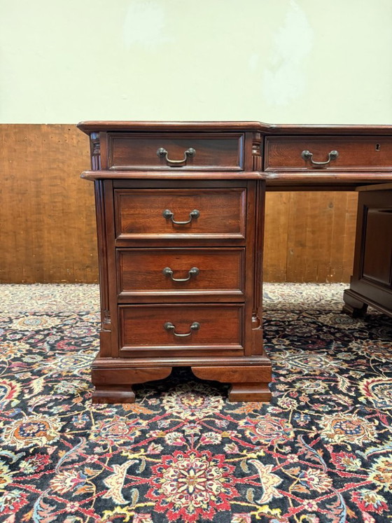 Klassischer englischer Mahagoni Schreibtisch – Leather, Wood (photo 9 of 17)
