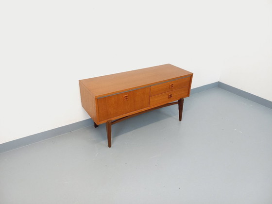 Image 1 of Piccola credenza vintage scandinava in teak degli anni '60.