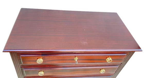 Image 1 of Cassettone in mogano in stile Luigi XVI, stile Direttorio