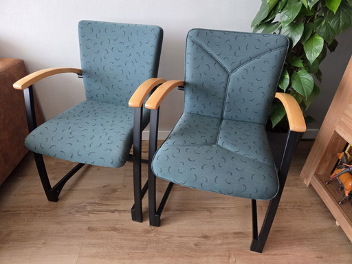 Set of 2 Kinnarps design chairs (Arcus & Primo) – Top condition