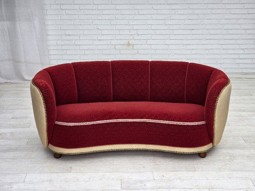 1960er Jahre, dänisches geschwungenes 2-Sitzer-Sofa, rot/beiger Möbelwollstoff.