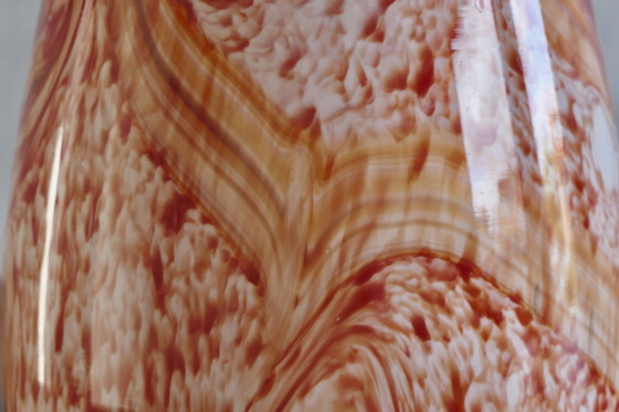 Image 1 of Drie Sfeervolle Druppelvormige Hanglampen van Rood Gemarmerd Opaline Glas