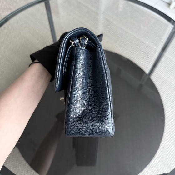 Image 1 of Chanel Classic Flap Small - Caviar 23CM Gewatteerd Donker Middernachtblauw Gouden Hardware Serie 27