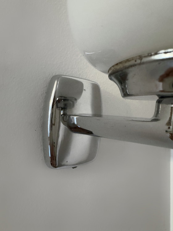 Image 1 of Applique cromate e opaline degli anni '70