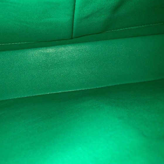 Image 1 of Borsa Chanel Classic Flap Medium - 25 cm in pelle di agnello trapuntata verde con finiture dorate, serie 18
