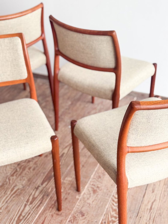 Image 1 of Set van 8 teakhouten eetkamerstoelen van Niels O. Møller voor J.L. Moller, model 80
