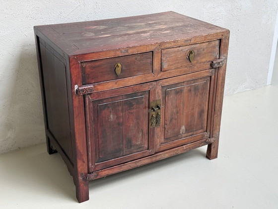 Image 1 of Commode traditionnelle chinoise | XIXe siècle | Bois d'orme