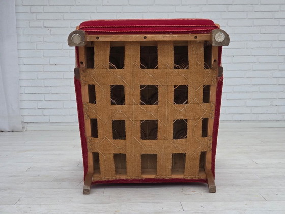 Image 1 of Fauteuil danois des années 1960, revêtement en velours rouge, bois de chêne.