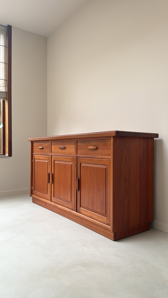 Image 1 of Vintage wooden Dyrlund cabinet / sideboard