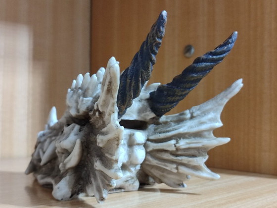 Image 1 of Hucha calavera Dragón (de resina)