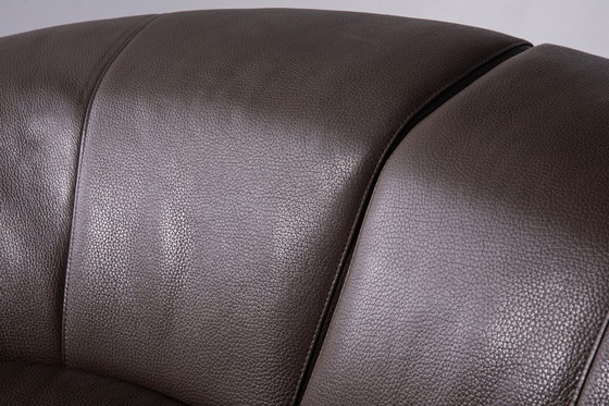 Image 1 of Einzigartiges Cocoon-Sofa aus Büffelleder
