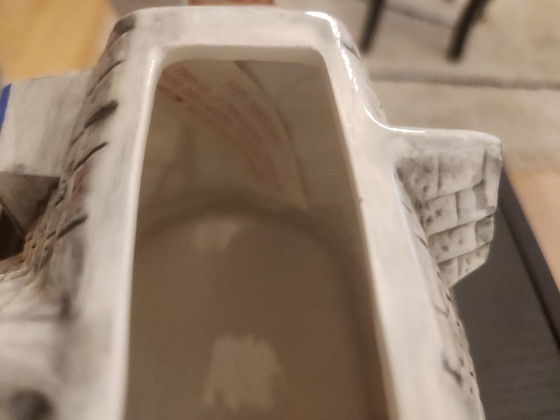 Image 1 of Zeldzame Vintage Annie Rowe Theepot – "The Crown" (The Village Collectables)