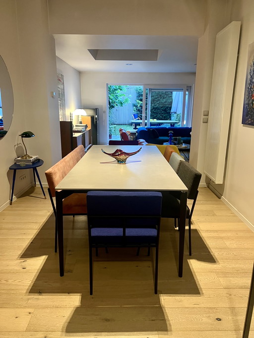 Set da pranzo di design Fest Amsterdam - 5 sedie e divano Monday