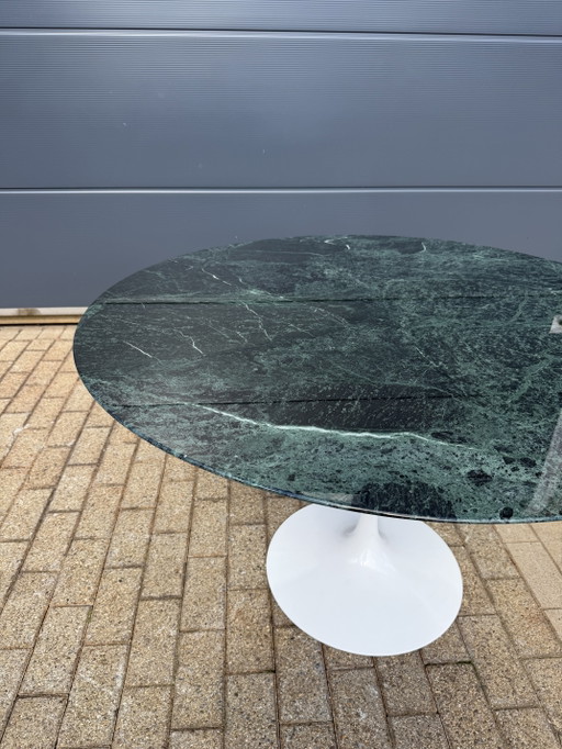 Original Round Knoll Tulip Dining Table (120cm) in Alpi Verdi Glossy In New Condition!! Eero Saarinen (photo 2 of 15)