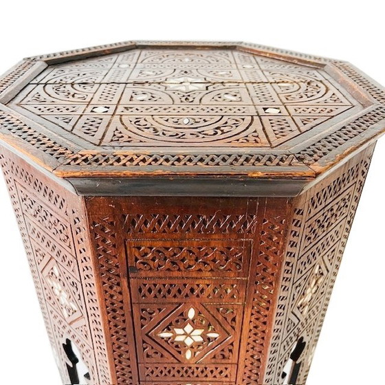 Image 1 of Antigua mesa auxiliar islámica de perlas años 1890