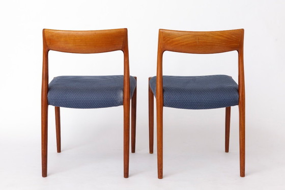 Image 1 of Par de sillas de comedor de teca Niels Møller modelo 77, danesas, de mediados de siglo, años 50.