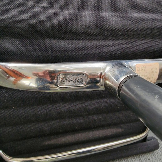 Image 1 of 6 x Eames-Konferenzstuhl