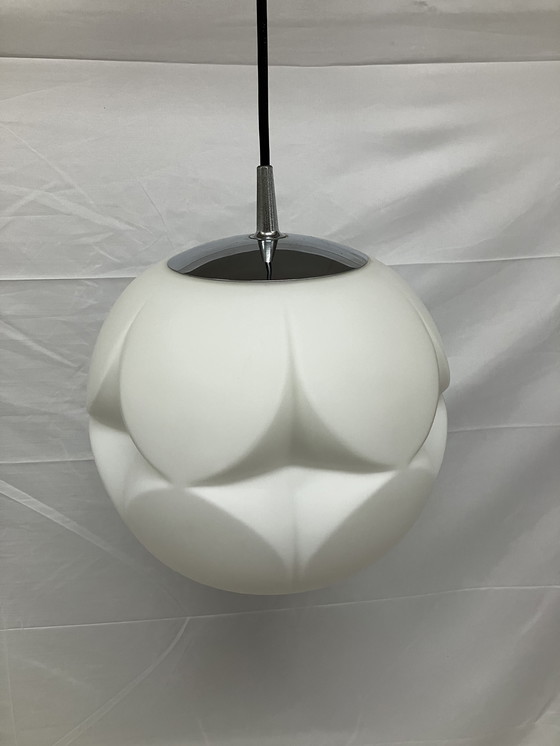 Image 1 of Vintage Peill & Putzler artisjok opaline hanglamp 1960