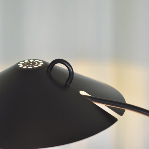 1x bended desk light with XL shade