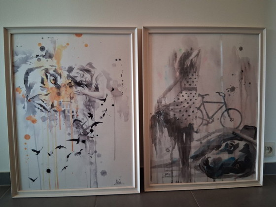 Image 1 of 2 Gerahmte Kunstdrucke von Lora Zombie