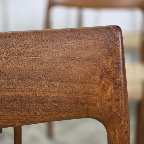 Image 1 of Volledig gerestaureerd 8x Niels Møller model 77 eetkamerstoel teak nieuw papercord