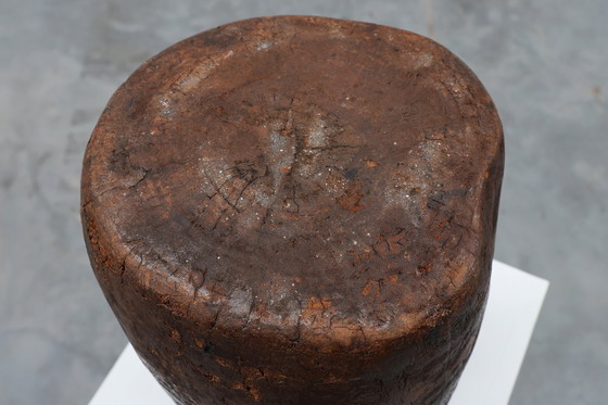 Image 1 of Zeldzame rustieke vaas in wabi sabi-stijl van massief hout, Frankrijk 1800