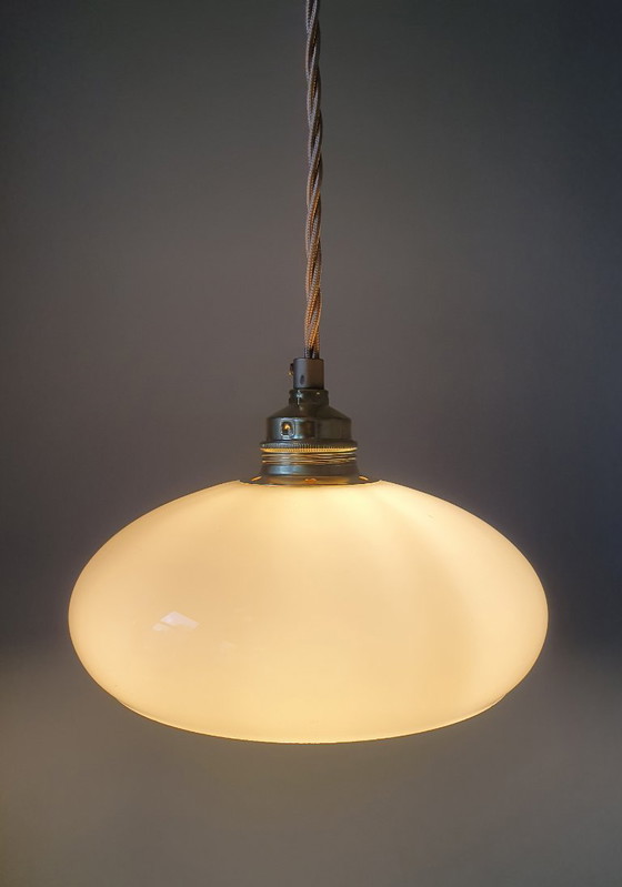 Image 1 of Set van 2 vintage hanglampen van roze pastel opaline glas.