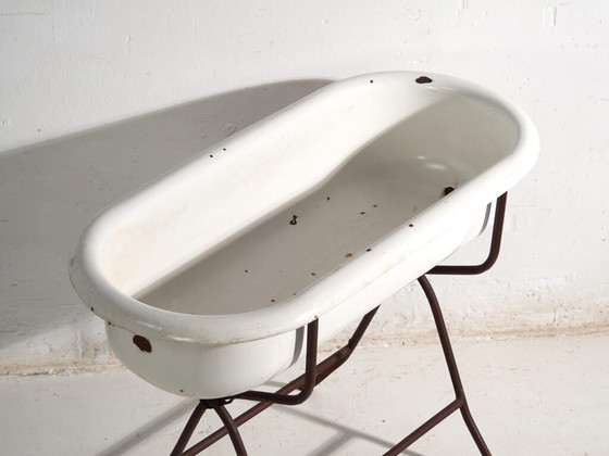 Antique bathtub in enamelled iron – Central Europe, circa 1950 #9 – Decorative Objects, Industrieel (photo 21 of 40)