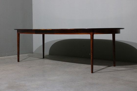 Image 1 of Table à manger ovale extensible en bois de rose par Niels O. Møller