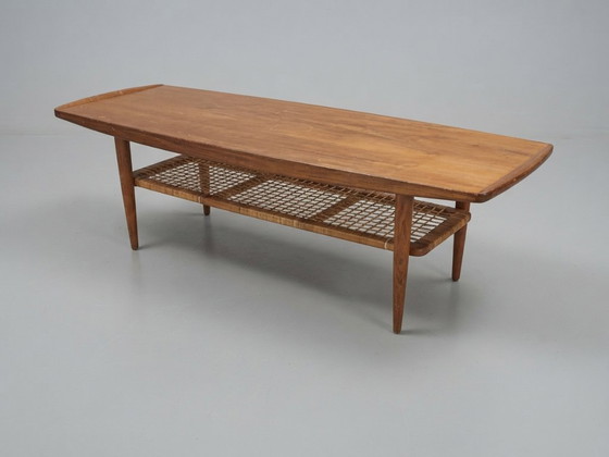 Table basse vintage en teck avec étagère en rotin tressé – Années 1960 – Tables basses, Wood (photo 3 of 7)