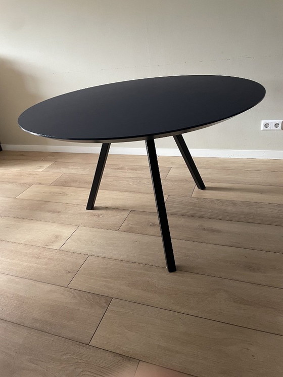 Image 1 of Round dining table