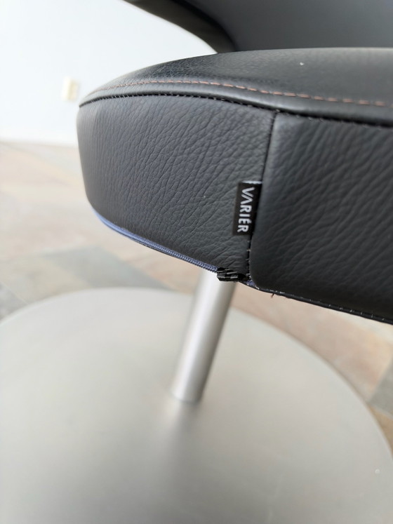 Poltrona design Variér Peel Club | Olav Eldøy | Pelle nera | Girevole, Poltrone, Metallo, Nero (foto 4 di 5)