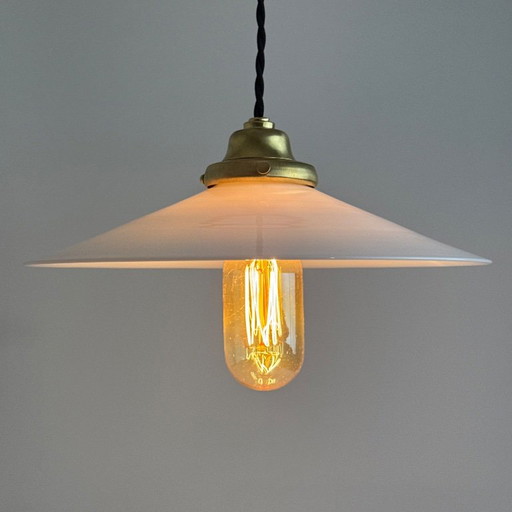 LAMPADA A SOSPENSIONE CONICA IN OPALINA VINTAGE