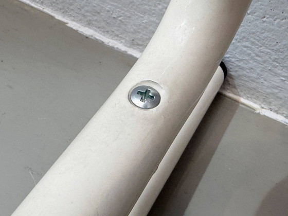 2x Minimalistische wandkapstokken van crèmekleurig metaal – Metal (photo 7 of 10)