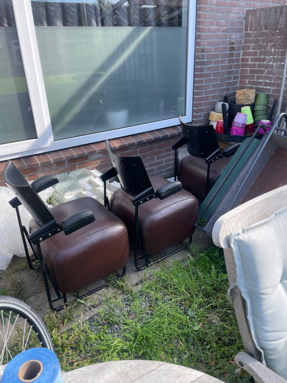 Vintage Oscar Armchairs, Inno Interior – Leather, Metal (photo 4 of 5)