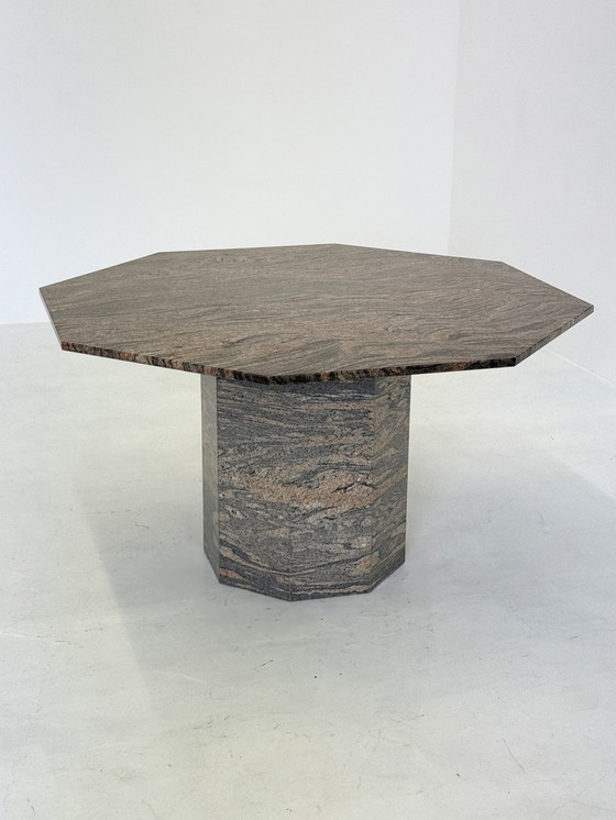 Image 1 of Table de salle à manger octogonale vintage en granit/ pierre naturelle