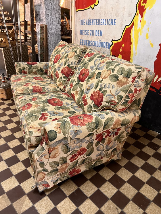 Image 1 of Banca di fiori in stile cottage inglese. 